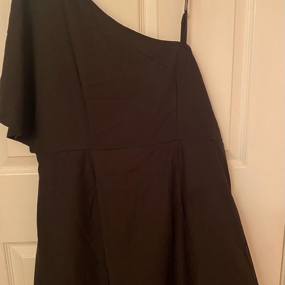 BloomChic Chic Black One-Shoulder Dress